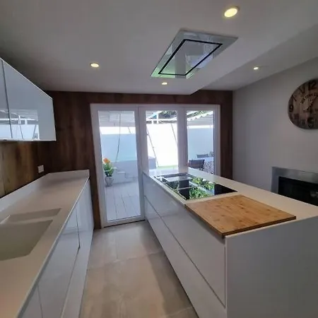 Casa Familiar En Σεβίλλη