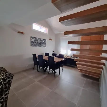 Casa Familiar En Διαμέρισμα *